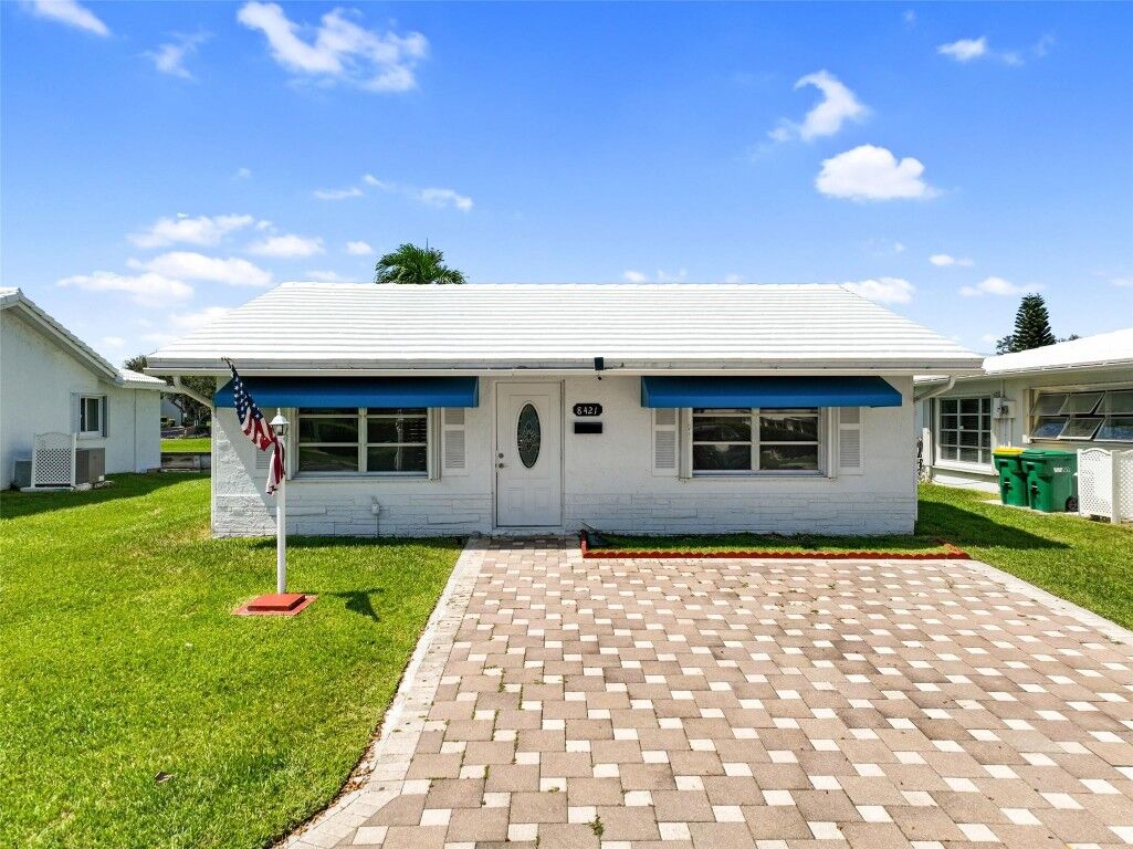 Property Photo:  8421 NW 59th Place  FL 33321 