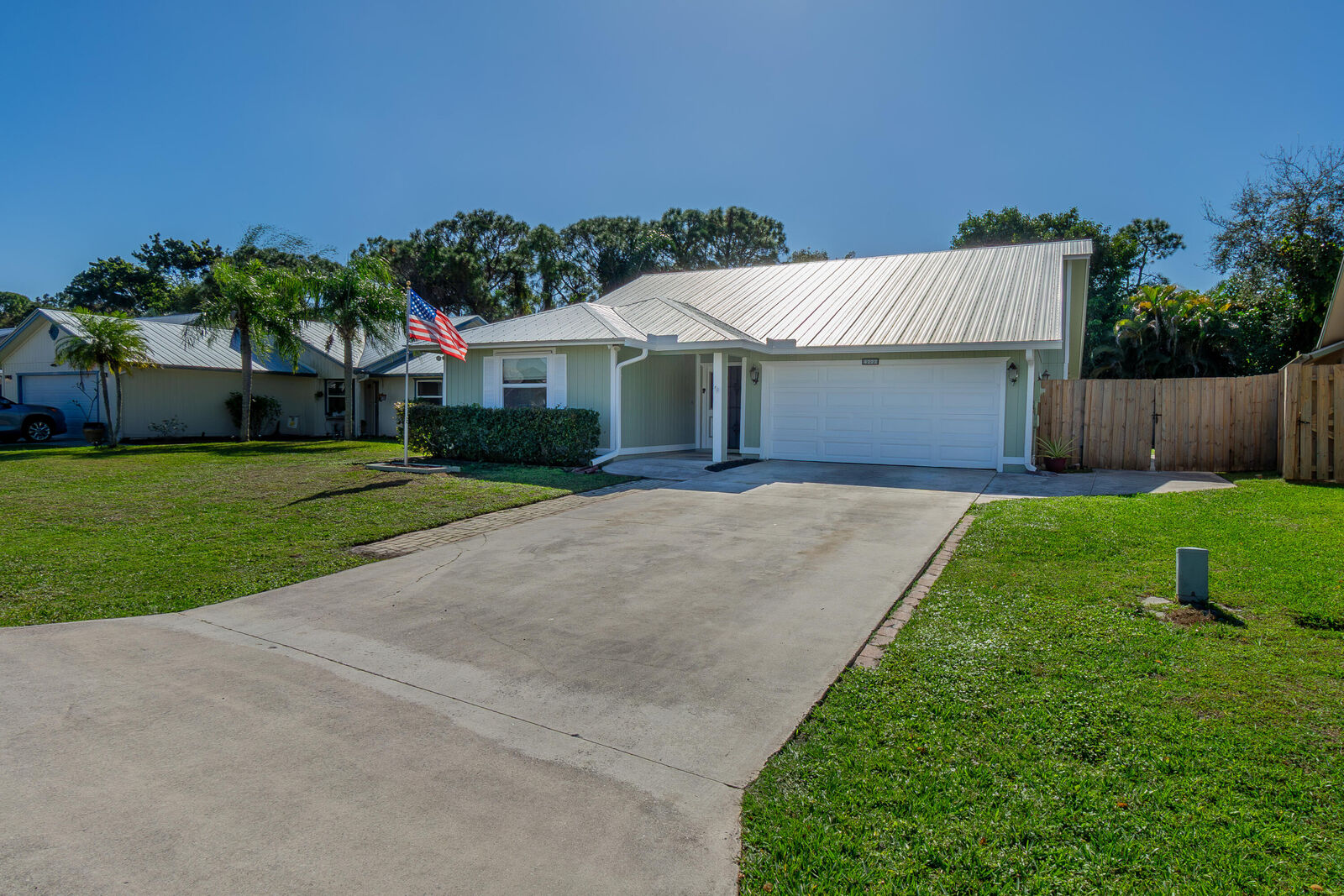 Property Photo:  4222 SE Satinleaf Place  FL 34997 