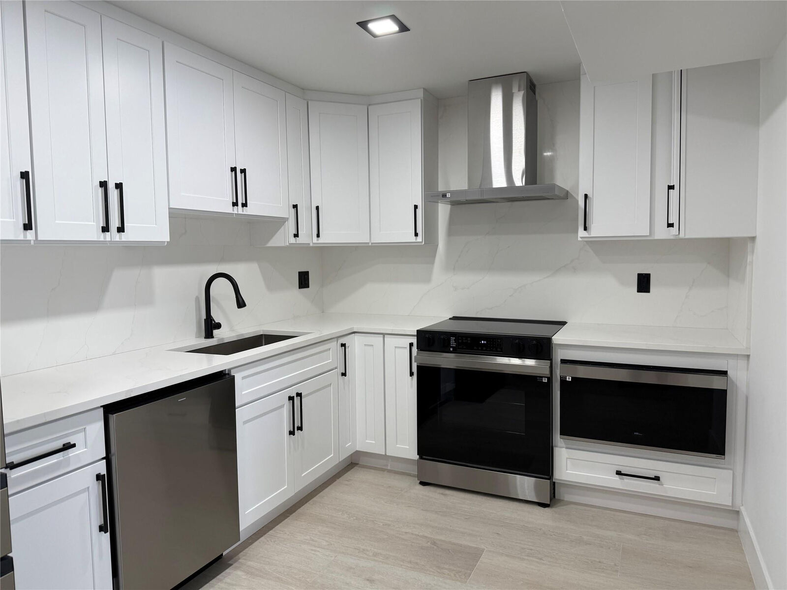 Property Photo:  3010 N Course Drive 207  FL 33069 