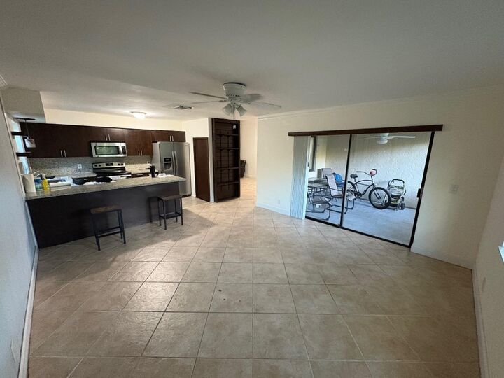 Property Photo:  191 NE 6th Court  FL 33004 