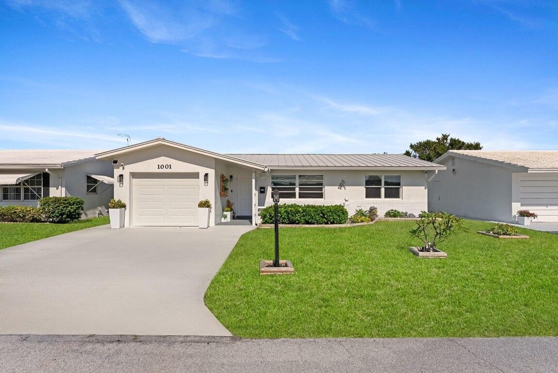 Property Photo: 1001 SW 6th Avenue FL 33426