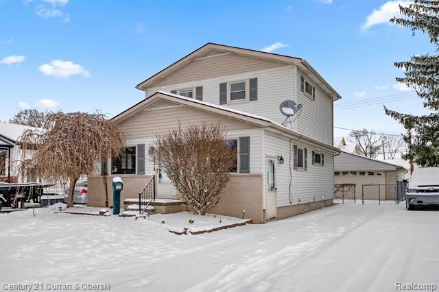 Property Photo: 8054 Robindale Avenue MI 48127