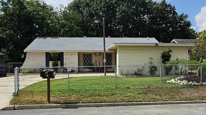 Property Photo:  820 Durr  TX 78214 