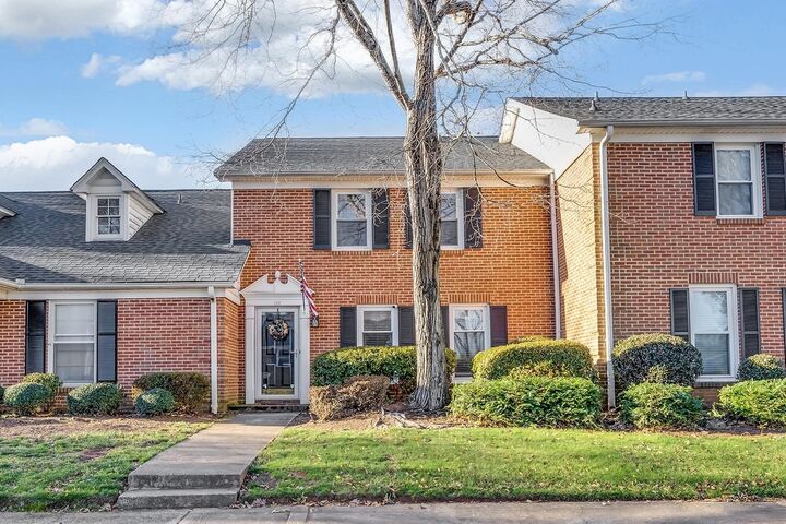 Property Photo:  182 Buckstone Lane  SC 29307 