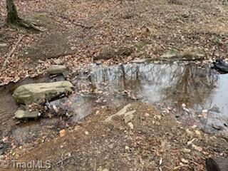 Property Photo:  435 Old Brickyard Road  NC 28659 