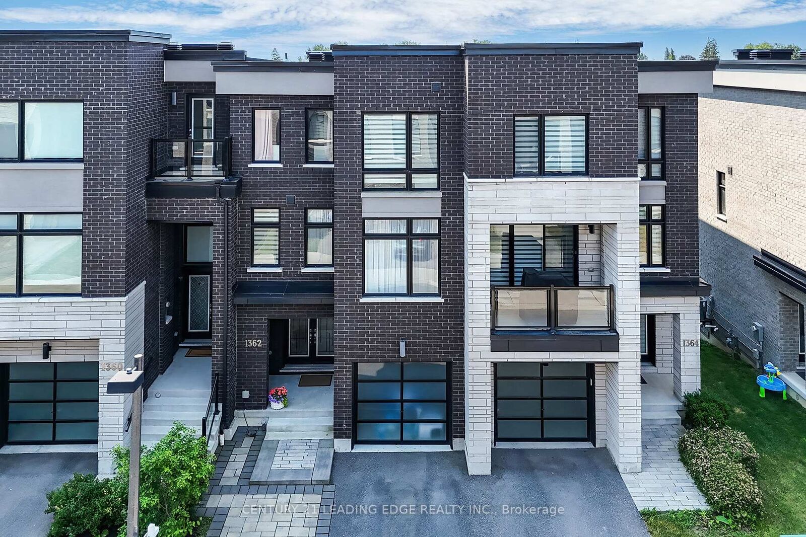 Property Photo:  1362 Gull Crossing N  ON L1W 0B7 