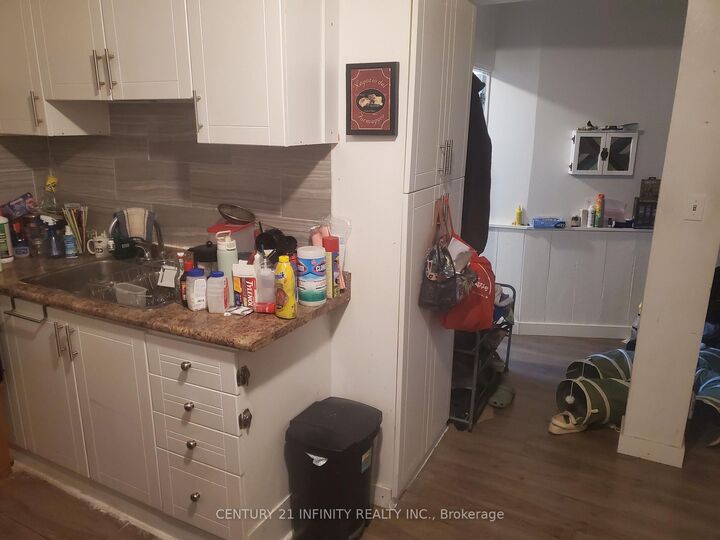 Property Photo:  134 Simcoe Street S 2  ON L1H 4G9 