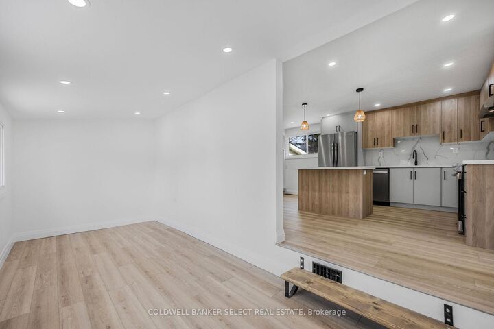 Property Photo:  338 Old Mosley Street Unit 2  ON L9Z 2H6 