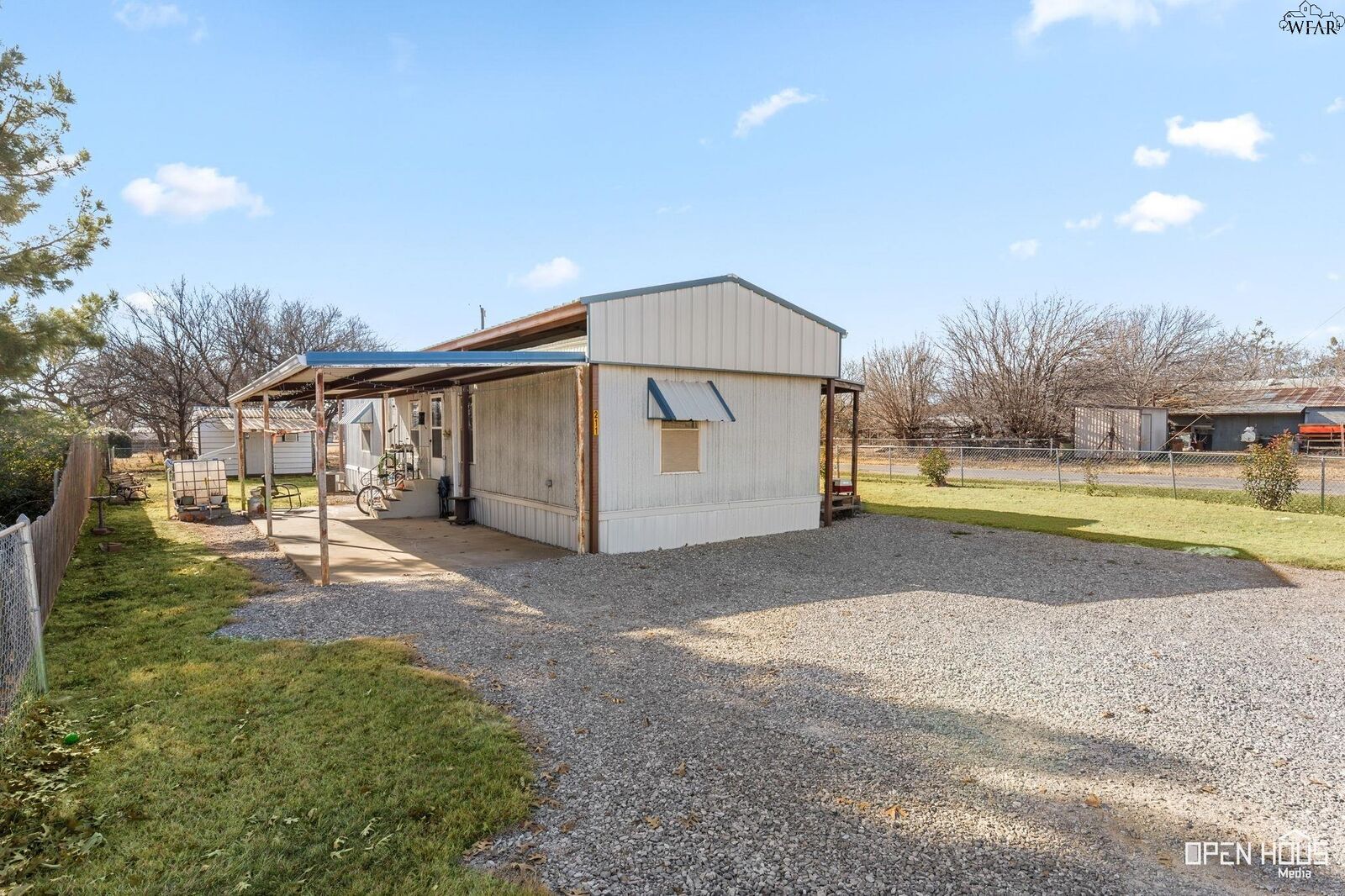Property Photo:  211 W Lafayette Street  TX 76367 
