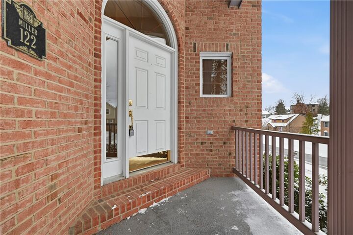 Property Photo: 122 Heldon Dr PA 15108