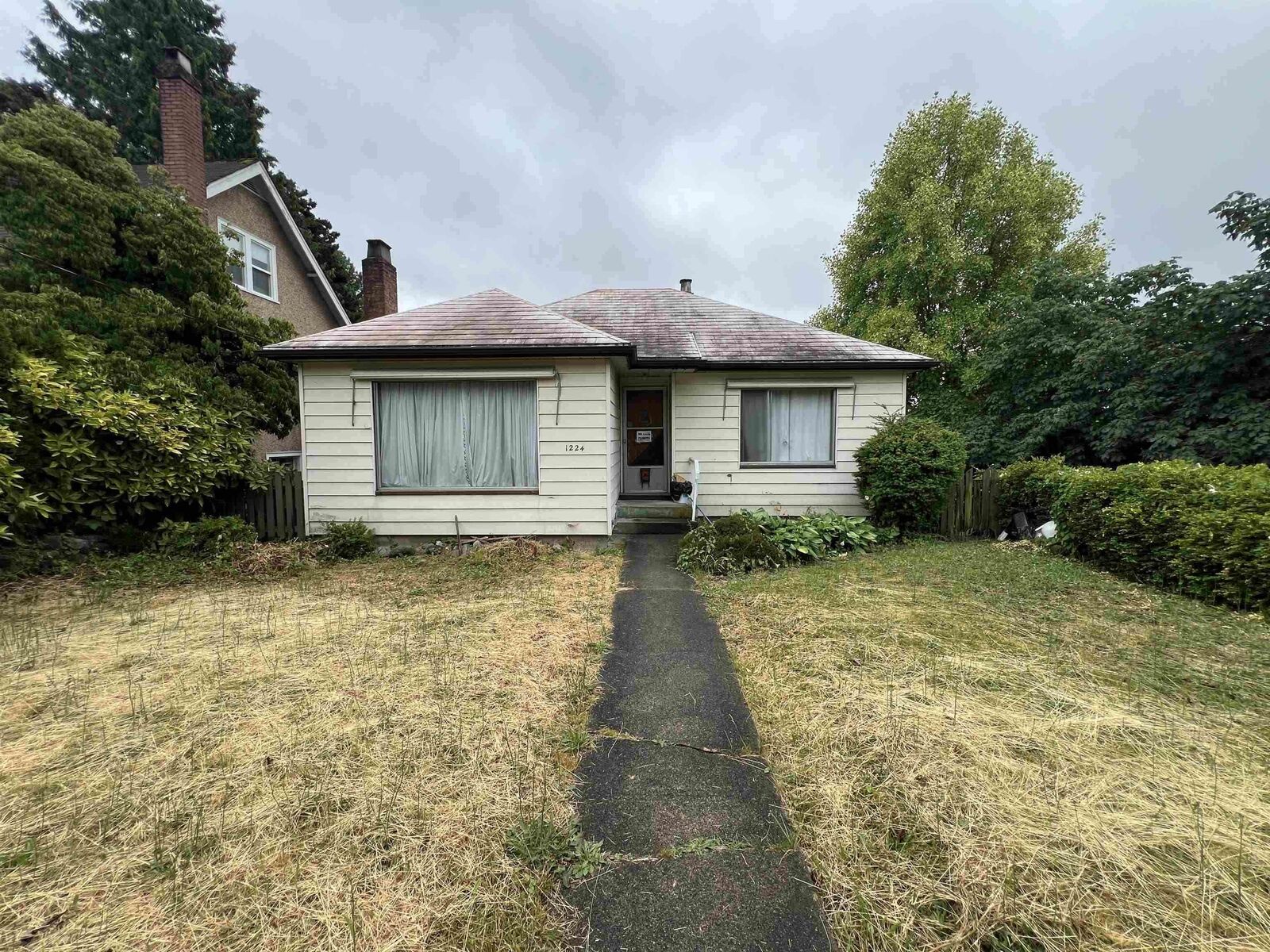 Property Photo: 1224 Sixth Avenue BC V3M 2C2