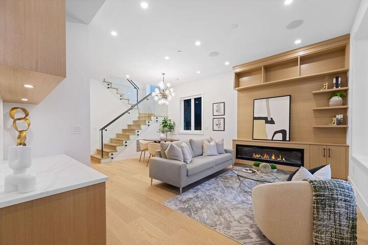 Property Photo: 1166 E 11th Avenue 1 BC V5T 2G3