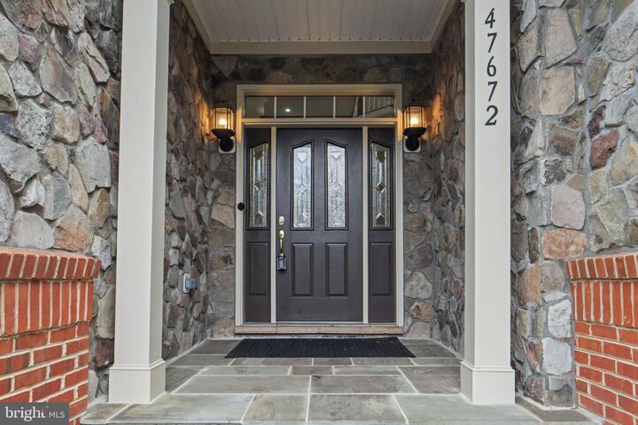 Property Photo:  47672 Paulsen Square  VA 20165 