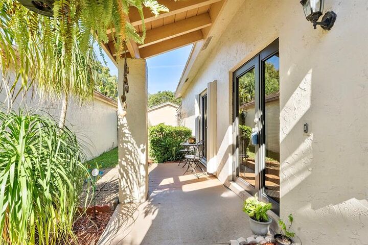 Property Photo:  4485 Cordia Cir  FL 33066 