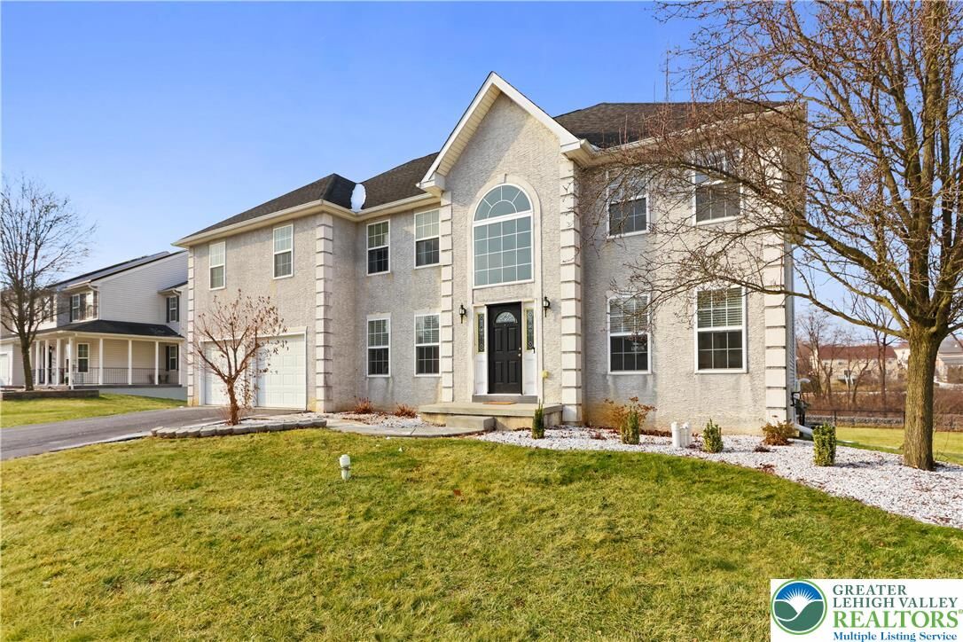 Property Photo:  118 Walker Drive  PA 18067 