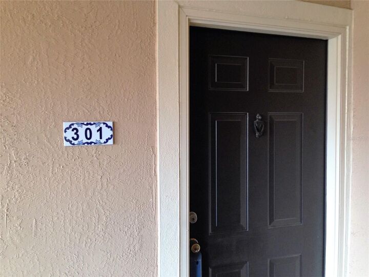 Property Photo:  5506 Metrowest Boulevard 301  FL 32811 