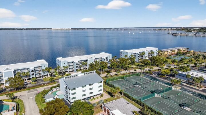 Property Photo:  1765 Jamaica Way 101  FL 33950 