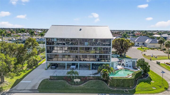 Property Photo: 1765 Jamaica Way 101 FL 33950