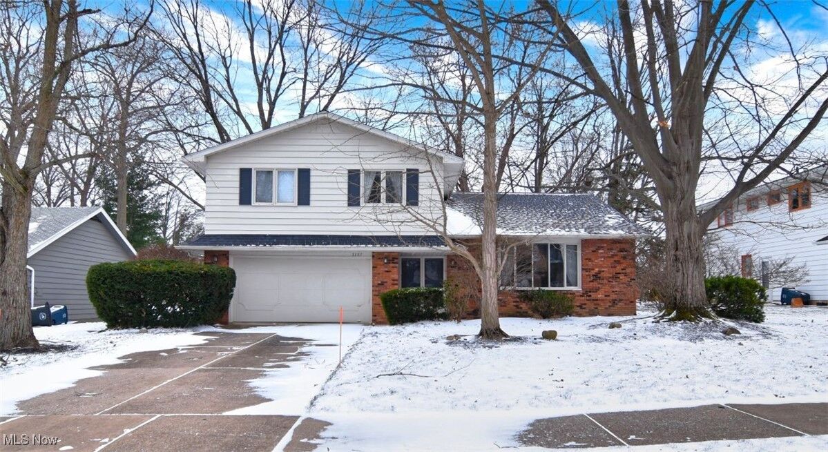 Property Photo:  5387 Blue Bell Drive  OH 44124 