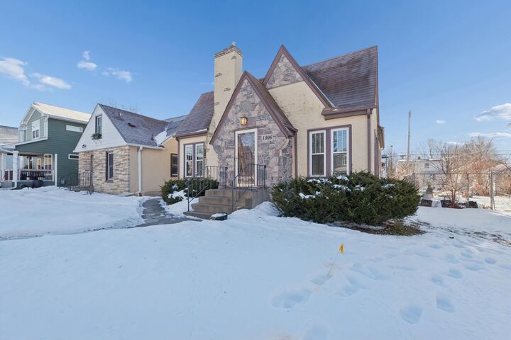 Property Photo:  1306 Eleanor Avenue  MN 55116 