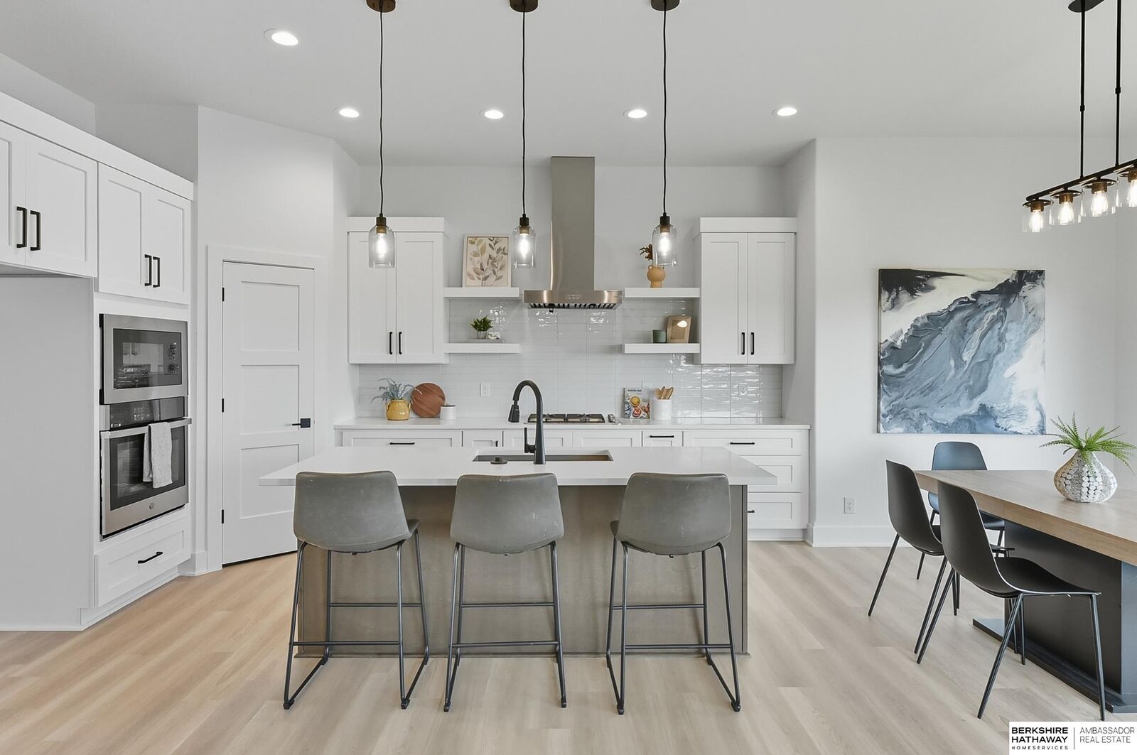 Property Photo: 6333 N 207th Street NE 68022