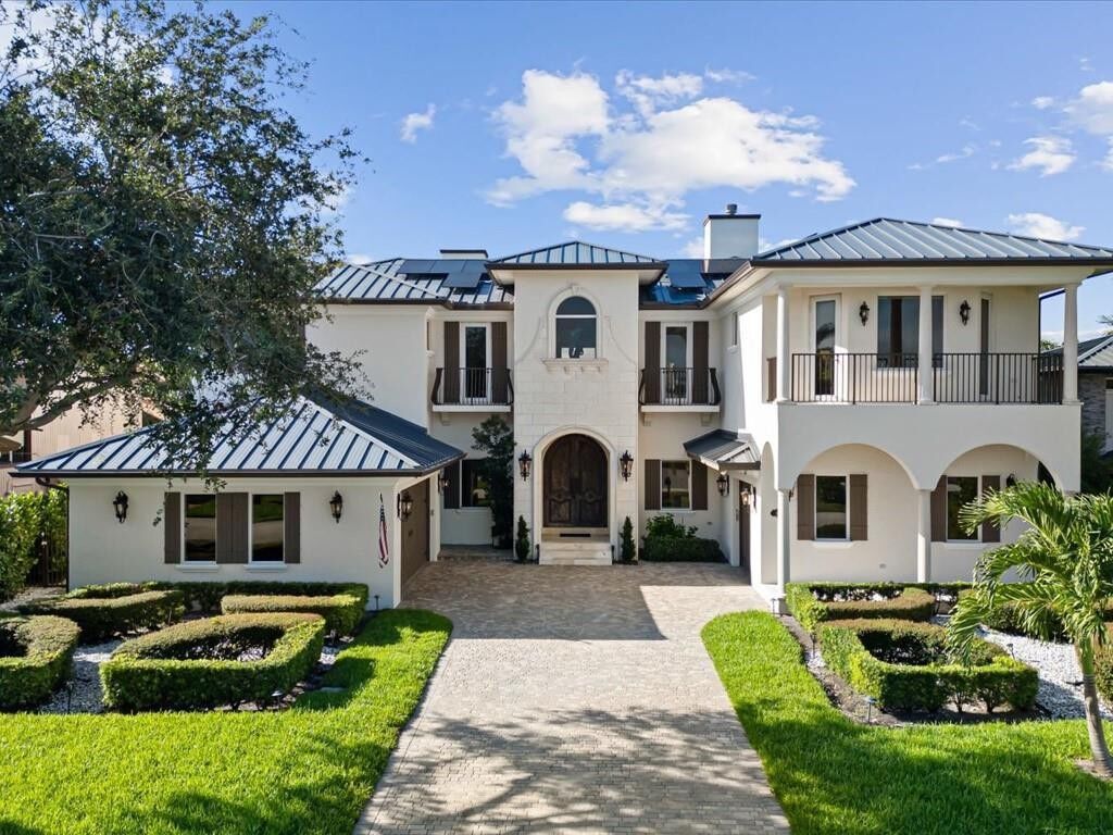 Property Photo:  3030 NE 45th Street  FL 33308 