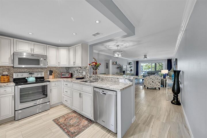 Property Photo:  3203 Portofino Point B3  FL 33066 