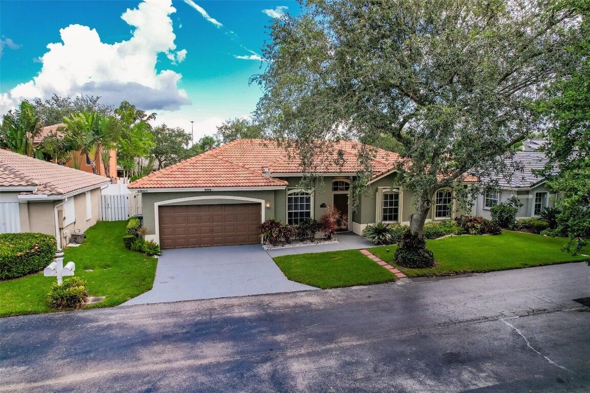 Property Photo:  3601 Dunes Vista Drive  FL 33069 