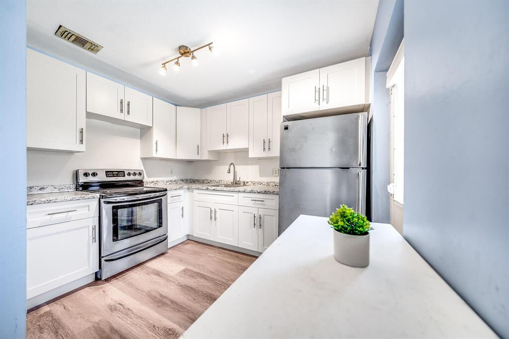 Property Photo:  260 NW 19th Street 28  FL 33432 