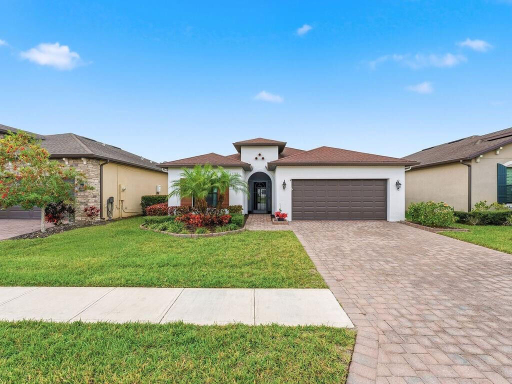 Property Photo: 1772 Willows Square FL 32966