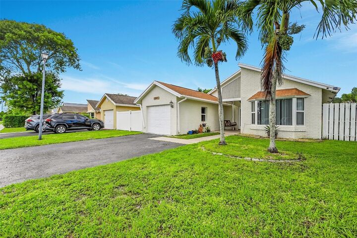 Property Photo: 9941 NW 45th Street FL 33351