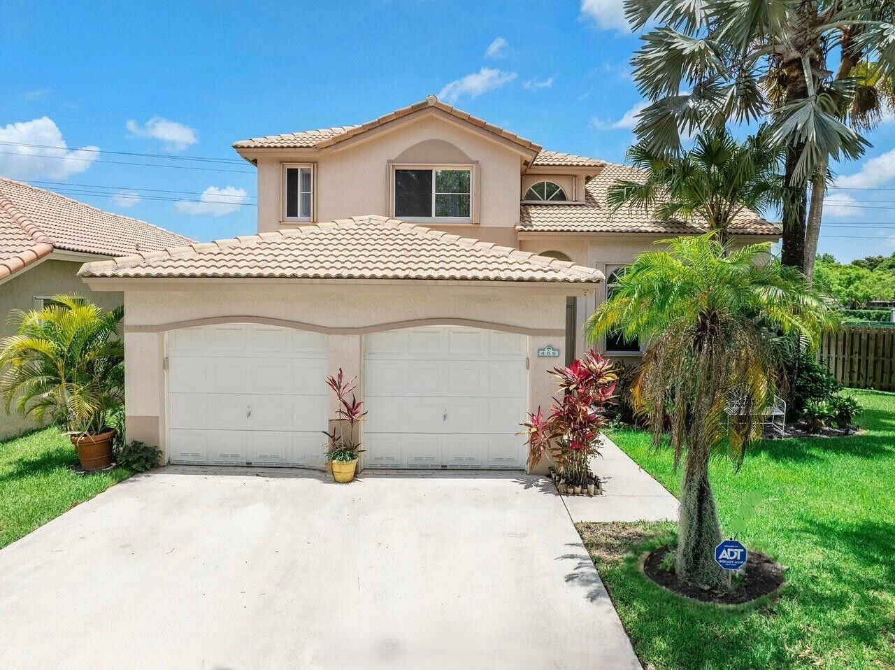 Property Photo:  466 E Royal Cove Circle  FL 33325 