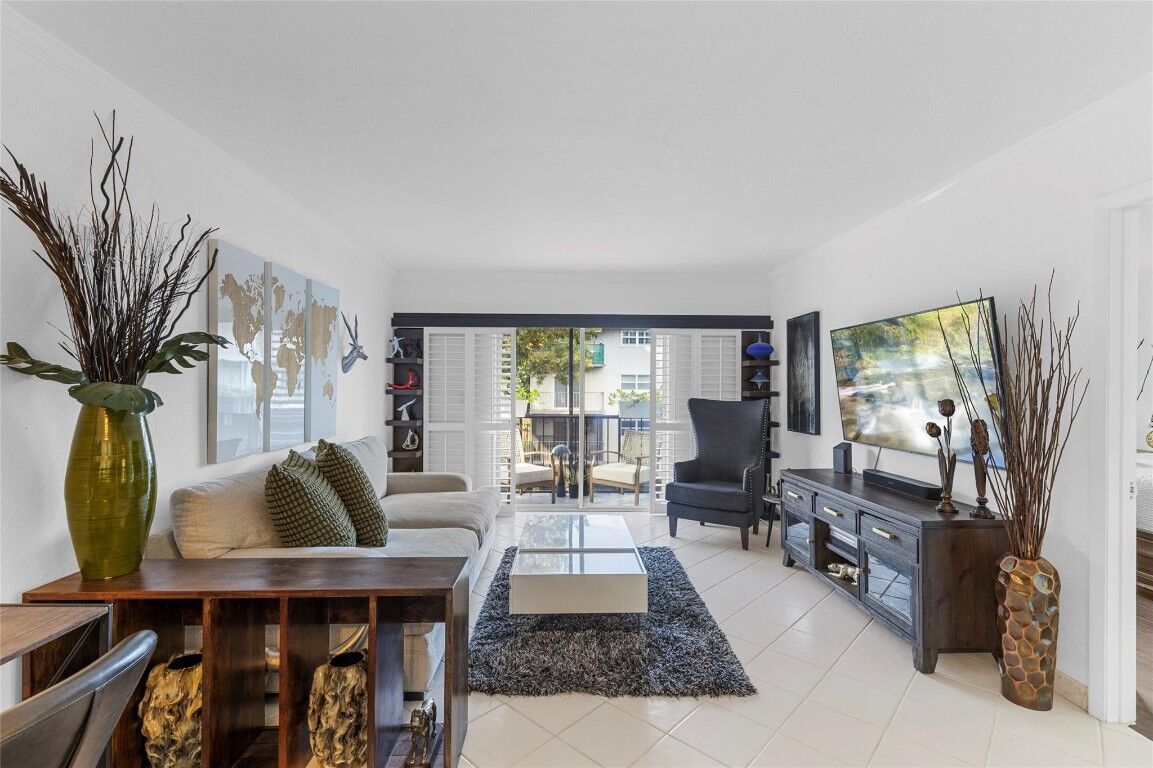 Property Photo:  1775 N Andrews Square 210W  FL 33311 