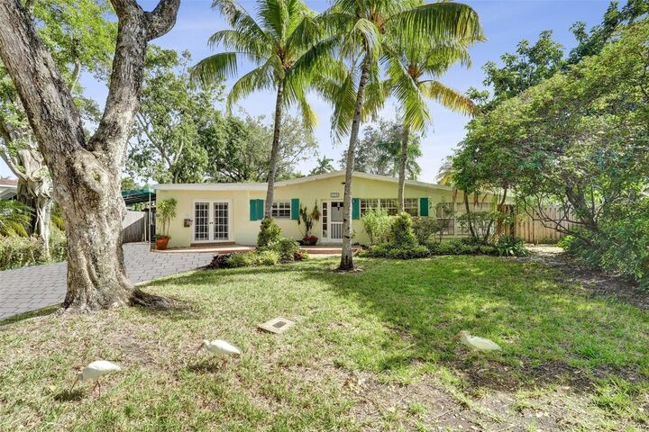 Property Photo:  1240 SE 12th Way  FL 33316 