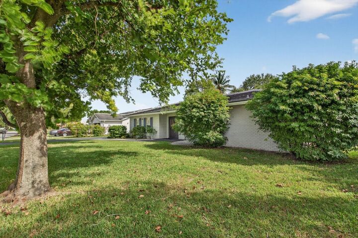 Property Photo:  2421 NW 114th Avenue  FL 33065 