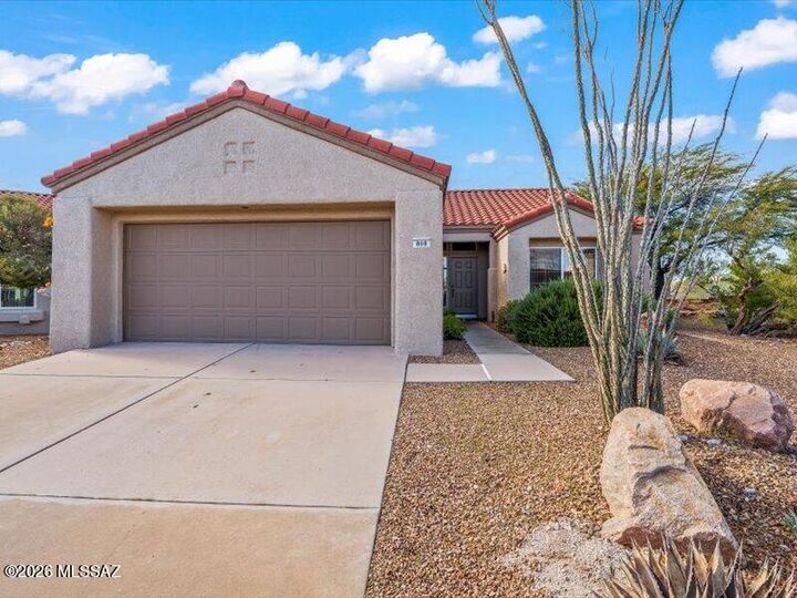 Property Photo:  868 E Grass Meadow Place  AZ 85755 