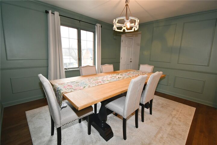 Property Photo: 912 Country Club Dr PA 15228