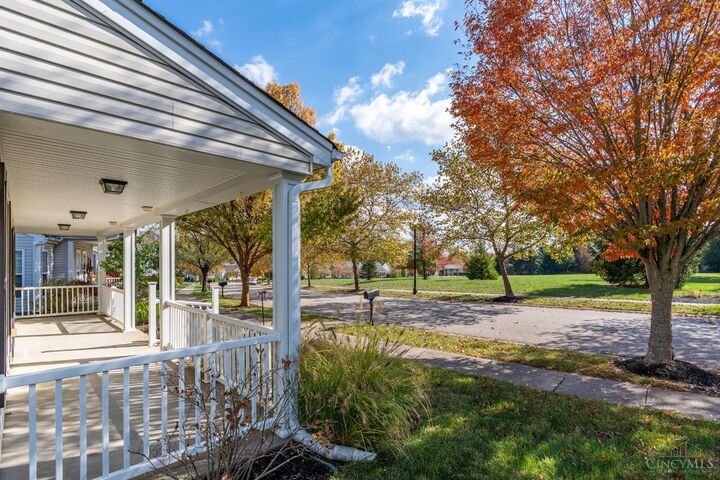 Property Photo: 4237 N Yorkshire Square OH 45245