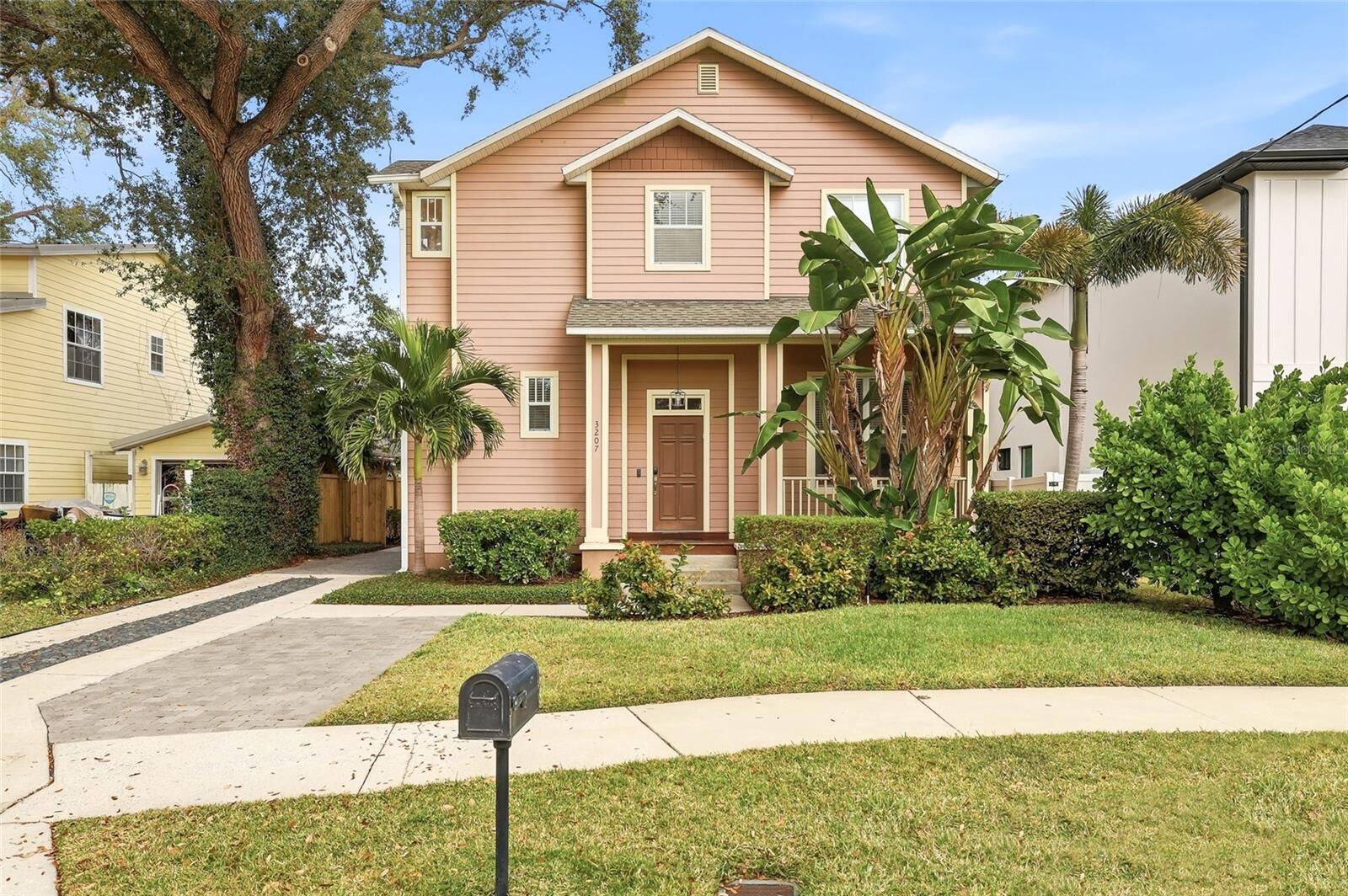 Property Photo:  3207 W Tacon Street  FL 33629 
