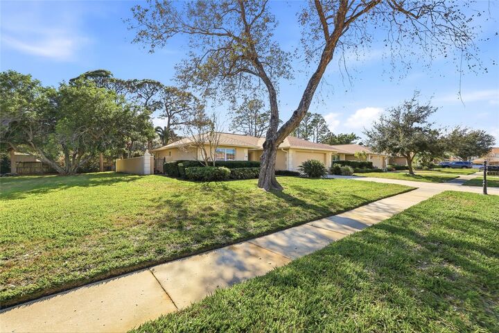 Property Photo:  2226 Heron Circle  FL 33762 