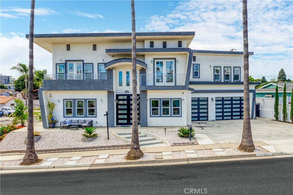 Property Photo:  7702 Alberta  CA 92648 