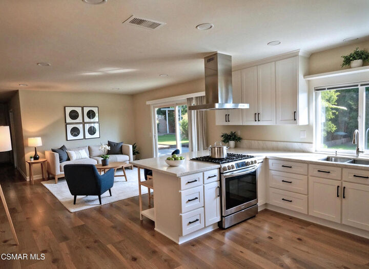 Property Photo:  1404 Suffolk Avenue  CA 91360 