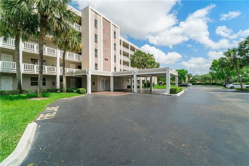 Property Photo: 1075 Riverside Drive 207 FL 33071