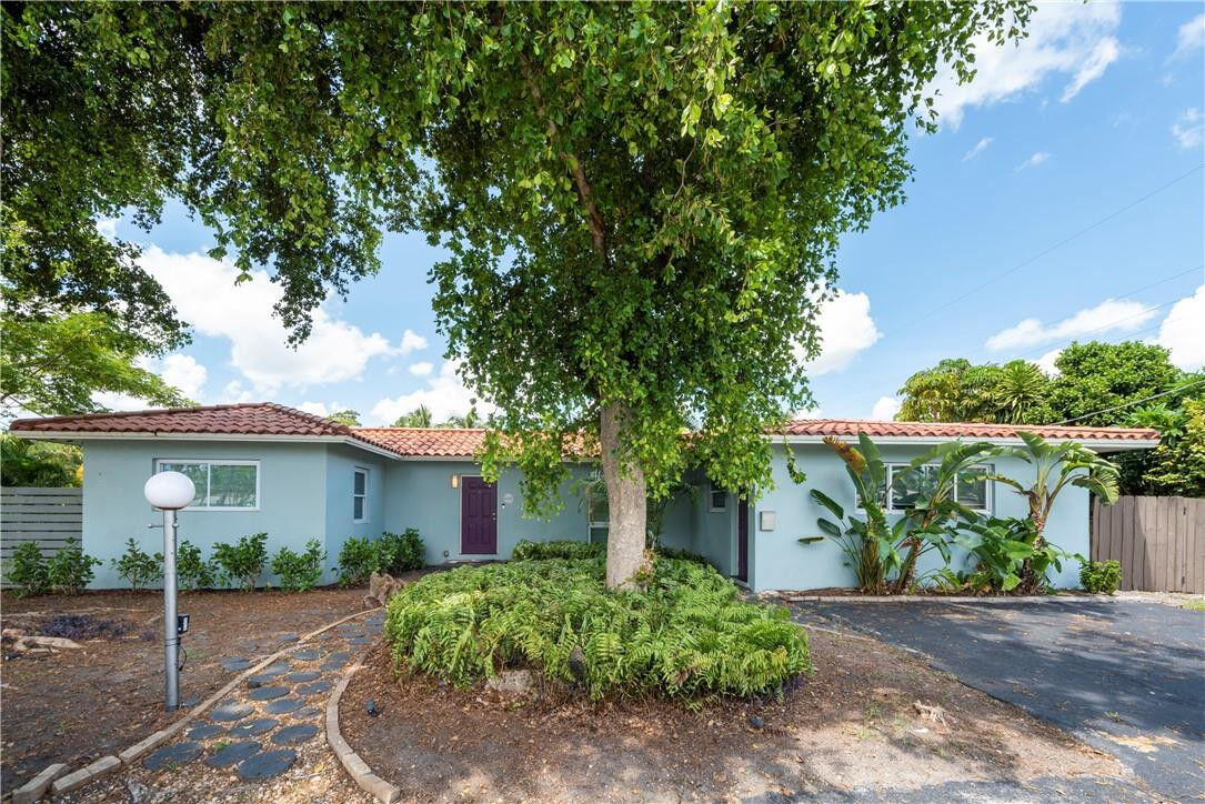 Property Photo:  641 NE 16th Street A  FL 33304 