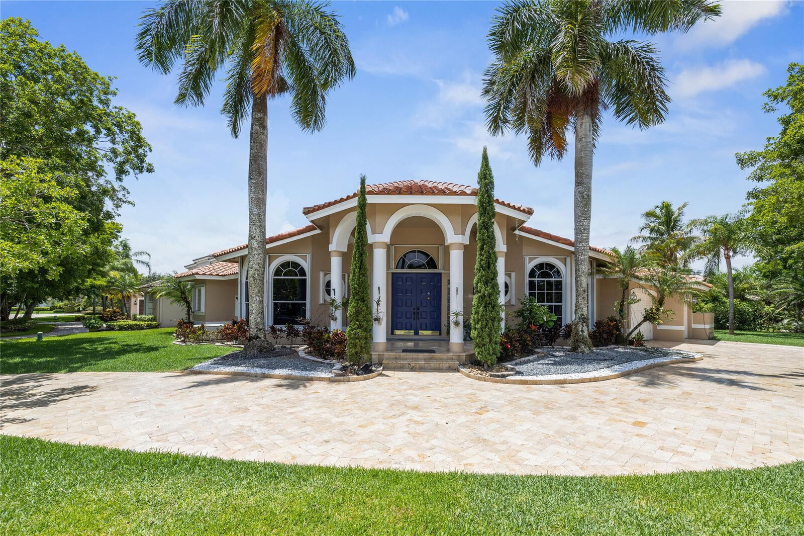 Property Photo: 960 NW 121st Avenue FL 33071