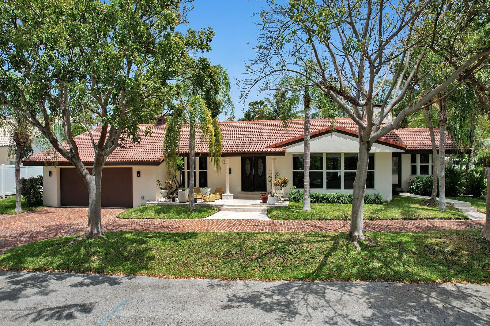 Property Photo:  9 Gatehouse Road  FL 33308 