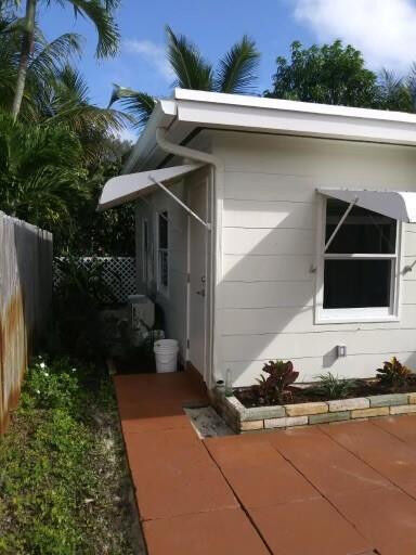 Property Photo:  1456 NE 5th Terrace  FL 33304 