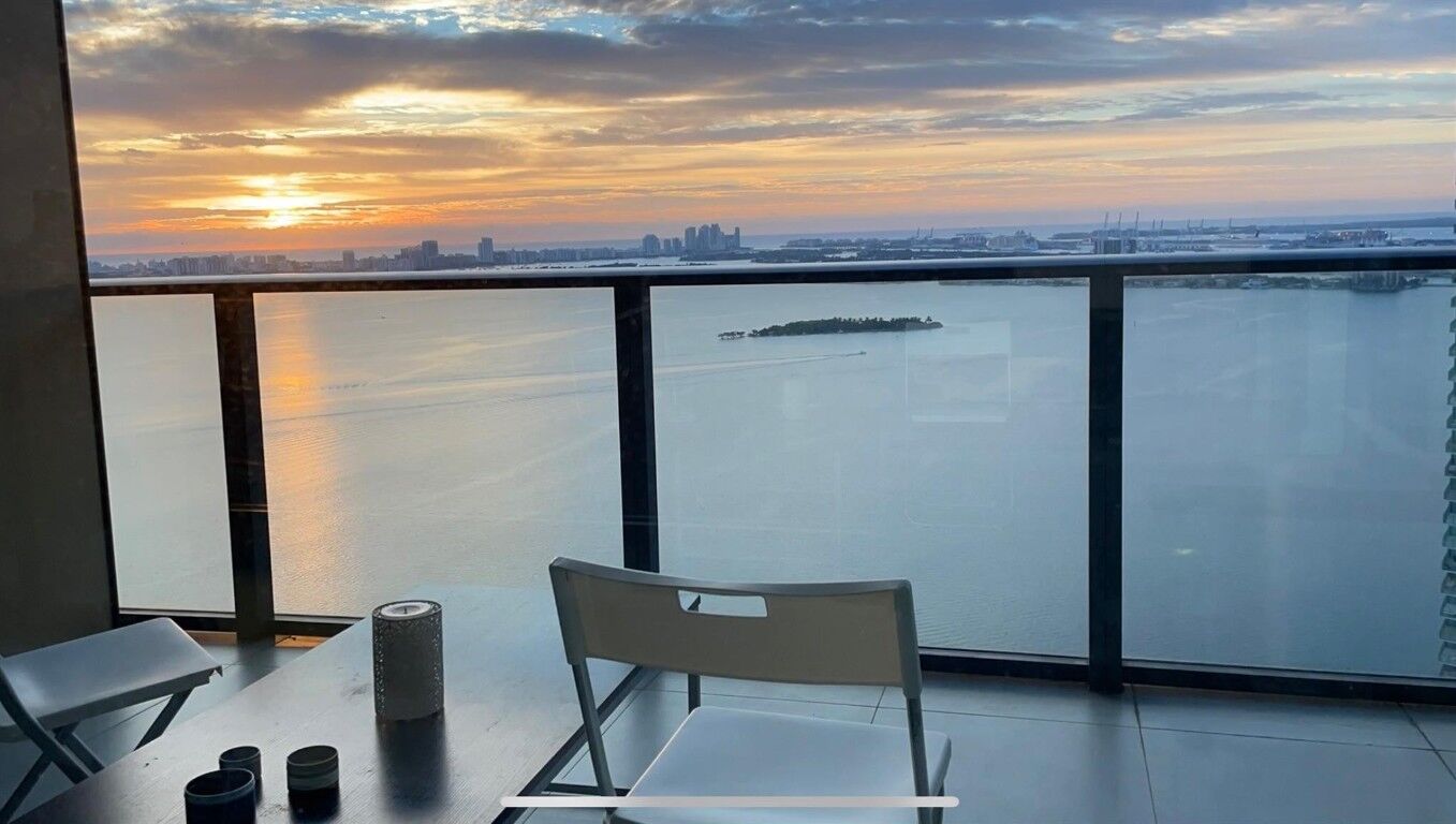 Property Photo: 650 NE 32nd Street 3805 FL 33137