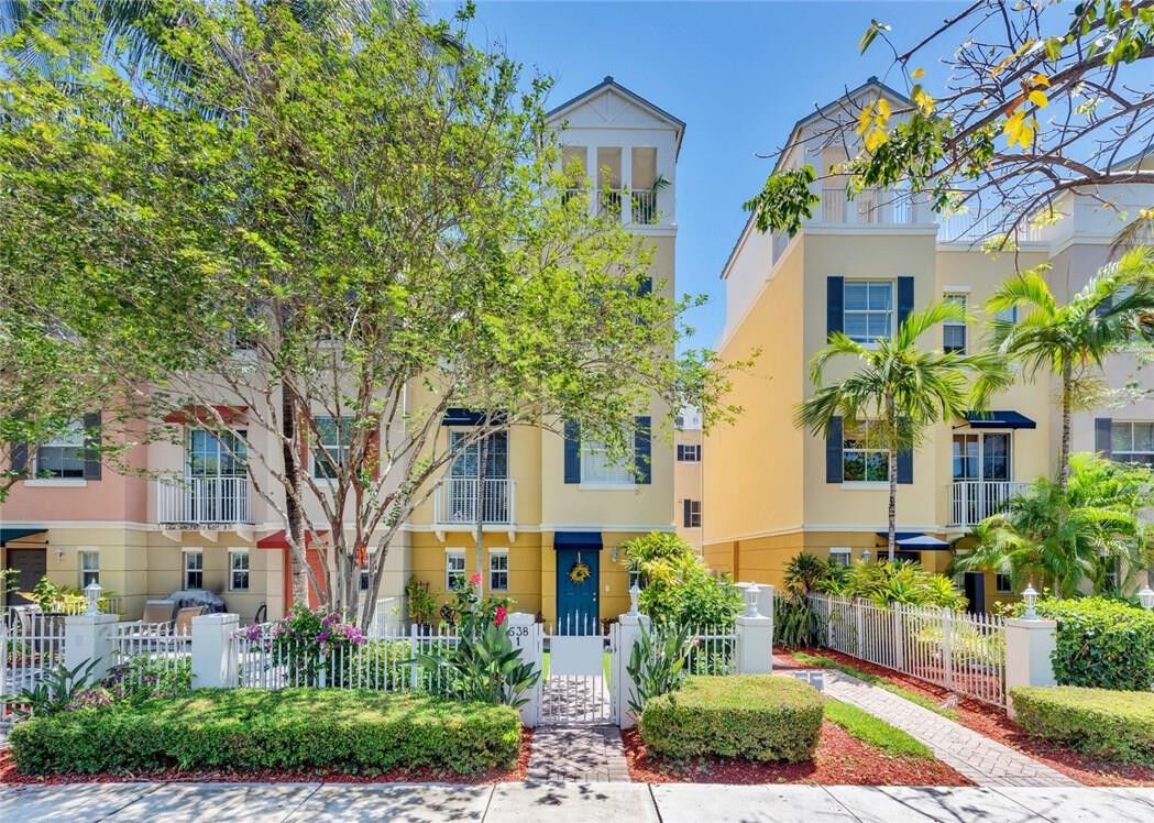 Property Photo:  538 NE 7th Avenue  FL 33301 