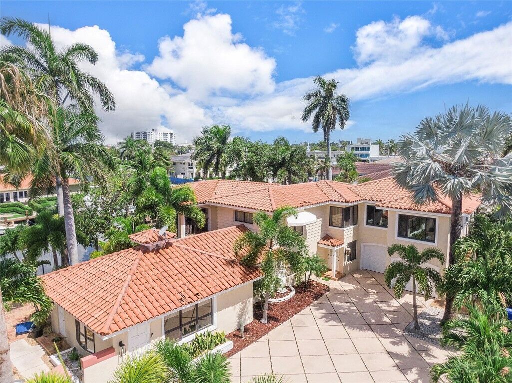 Property Photo:  231 Lake Court  FL 33308 